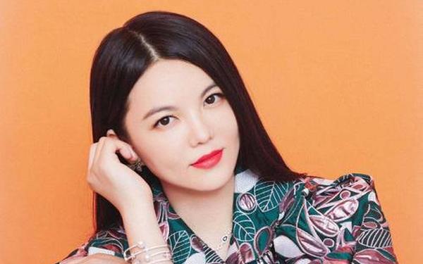 李湘宣布退休后又复工,命理大师谈李湘晚年