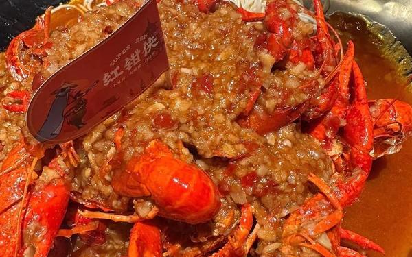 杭州小龙虾王出炉 一只近二两半—中国十大小龙虾品牌