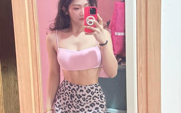 女子健身私密照未经允许被发网上 太小去公共浴室自卑怎么办