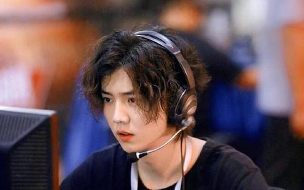 鹿晗穿越火线日本播出预告-《穿越火线》电视剧鹿晗吴磊