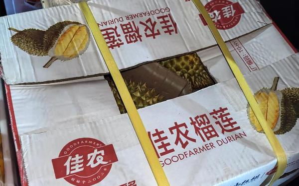 小明在工作日加班到晚上11点,小明早上去公司上班,小明从家