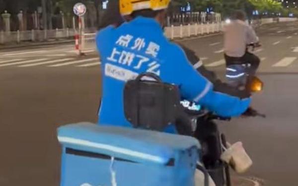 外卖小哥3天赚2695元—外卖三巨头0元购结束