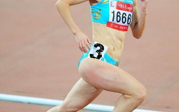 初二女生夺100米世界级冠军 历届女子100米冠军