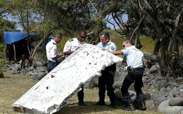 MH370关键碎片曾被渔民当做洗衣板—mh370上的中国专家