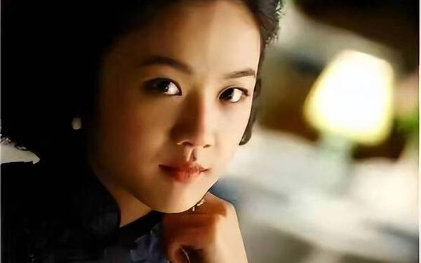 汤唯一家游西湖庆结婚10周年_汤唯的电影全部免费观看