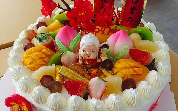 丫丫的生日蛋糕什么样(生日蛋糕买什么样的最好)