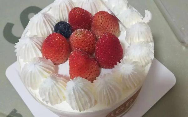 丫丫的生日蛋糕什么样(生日蛋糕买什么样的最好)