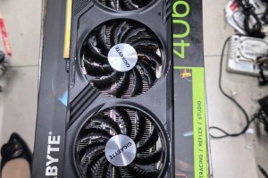 技嘉发布半高三风扇RTX 4060显卡