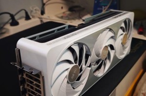 技嘉于 CES 2025 首度亮相 NVIDIA GeForce RTX 50 系列显卡