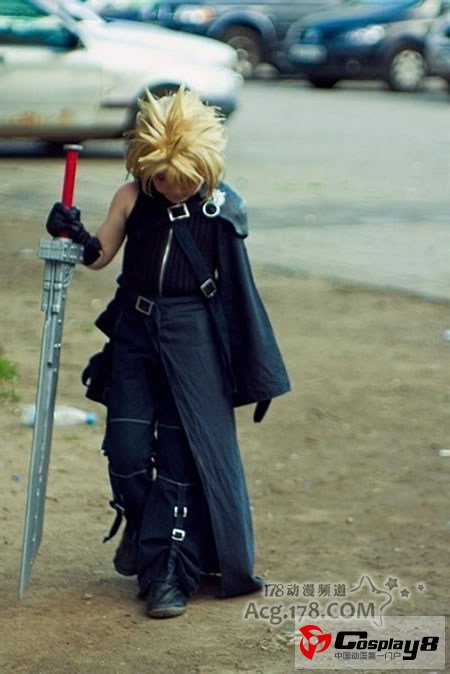 超可爱小小COSER 奋力卖萌不输大人