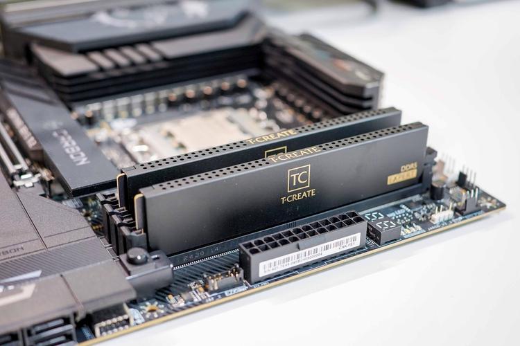 AMD Big Navi显卡曝光：FP32算力达18T、或本周五亮相