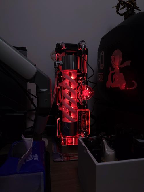 DNA基因螺旋设计!駻匠推出新款水冷水流计 好看不贵