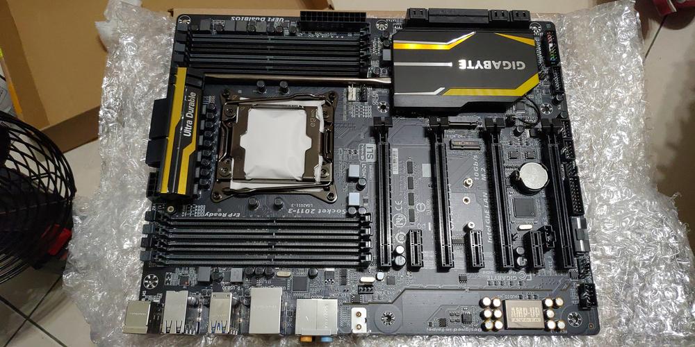 Ryzen撕裂者好搭配!技嘉发布X399 AORUS PRO主板