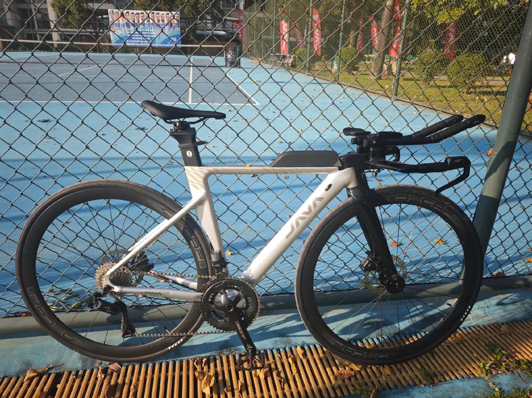 TT发布Pure 20 ARGB TT Premium Edition 200mm风扇