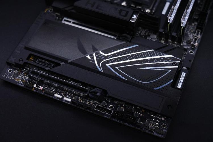 华硕Z890主板开售 尽释酷睿Ultra 200S处理器潜力