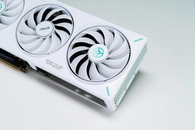 强力甜品!华硕RTX5060 Ti显卡DLSS4轻松战2K光追