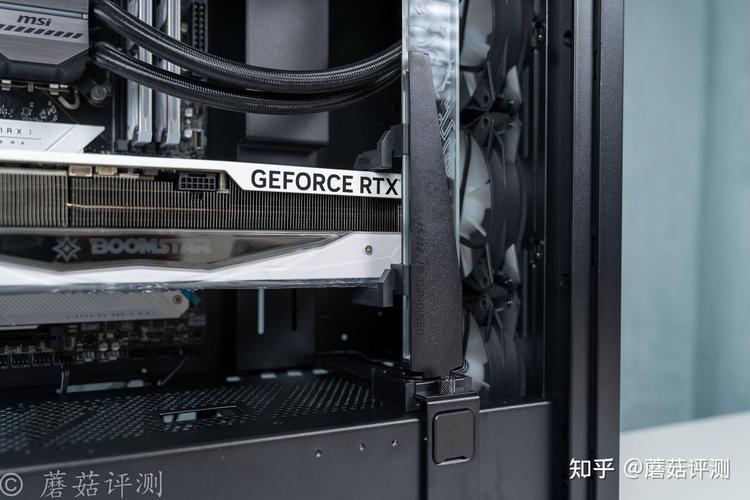 微星推出氪金枪3系列机箱：三款版本，满足不同需求