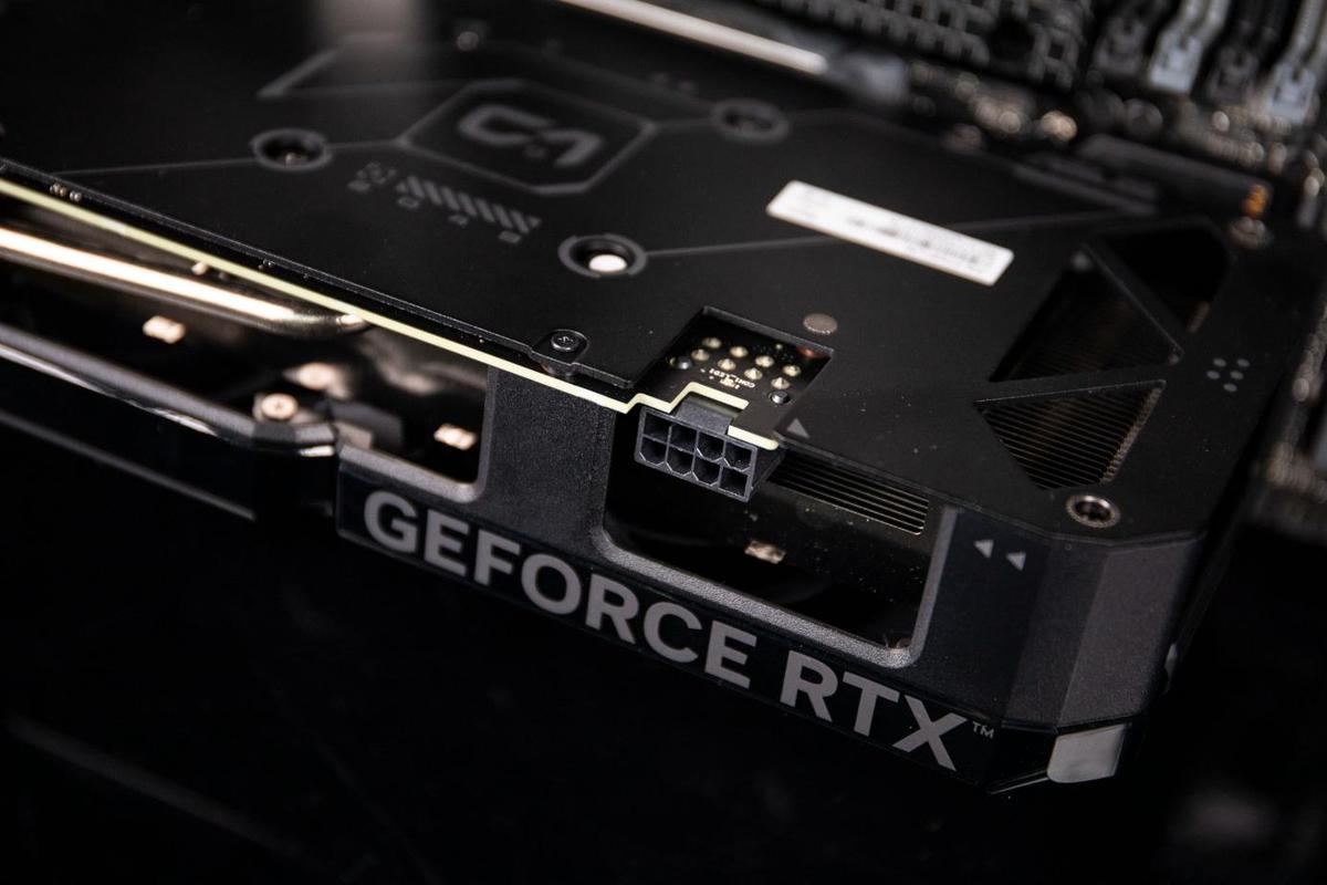 更适合小钢炮的利器!DUAL 4060Ti SSD可扩展M.2显卡