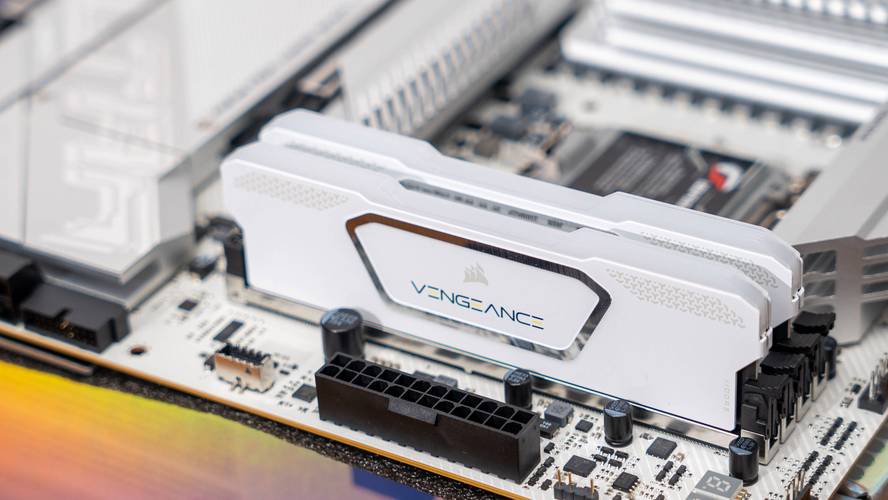 海盗船发布Vengeance 5180游戏PC!不到2万上RTX2080