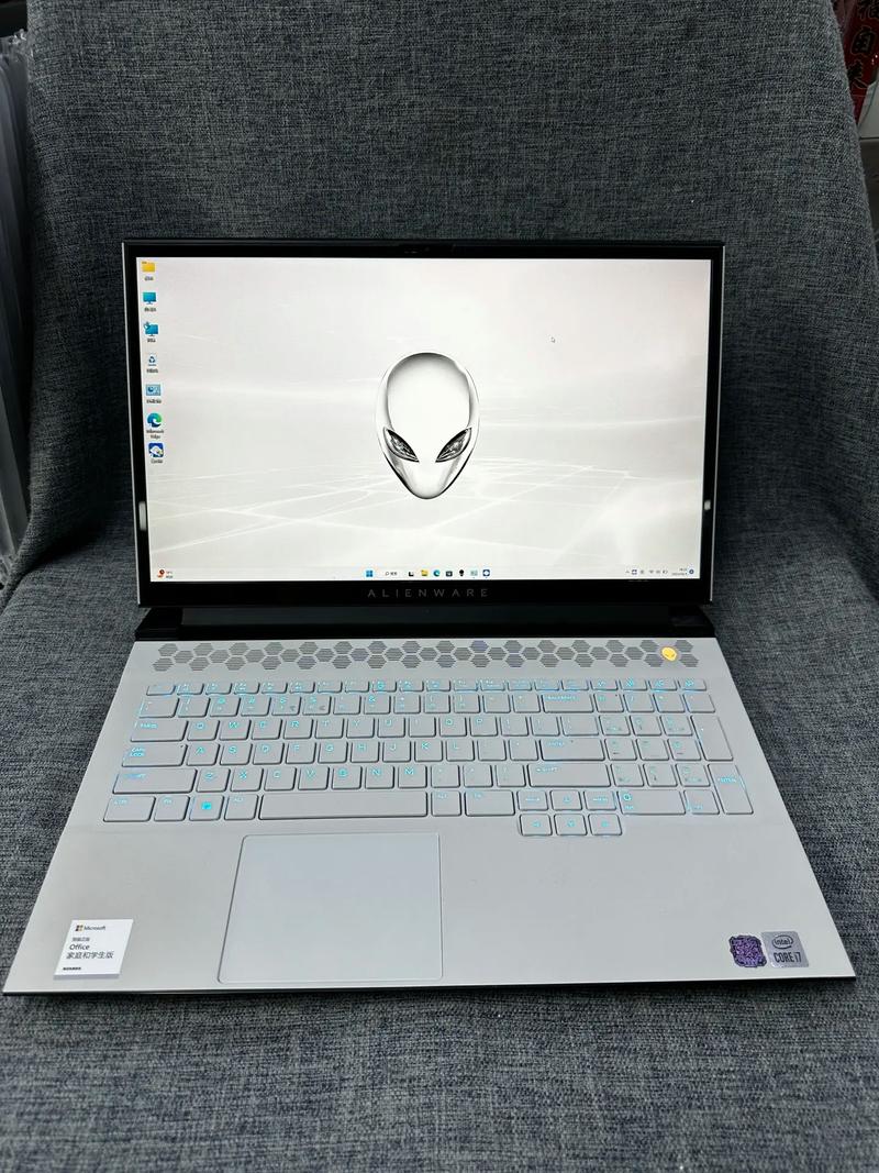 ALIENWARE发布品牌迄今最轻薄17英寸电竞本ALIENWARE m17,并荣获CES 2019
